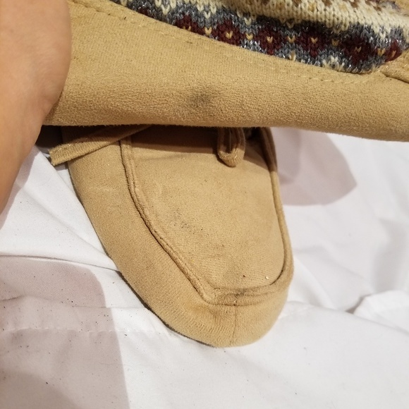 Brand new slippers - Picture 4 of 4